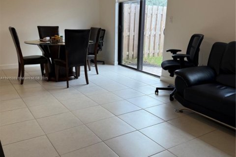Touwnhouse à louer à Miami, Floride: 3 chambres, 157.47 m2 № 1956808 - photo 7