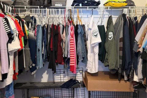 Touwnhouse à louer à Miami, Floride: 3 chambres, 157.47 m2 № 1956808 - photo 13