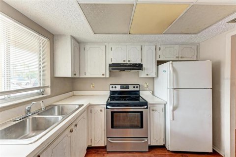 Condo in Bradenton, Florida, 2 bedrooms  № 1876660 - photo 8