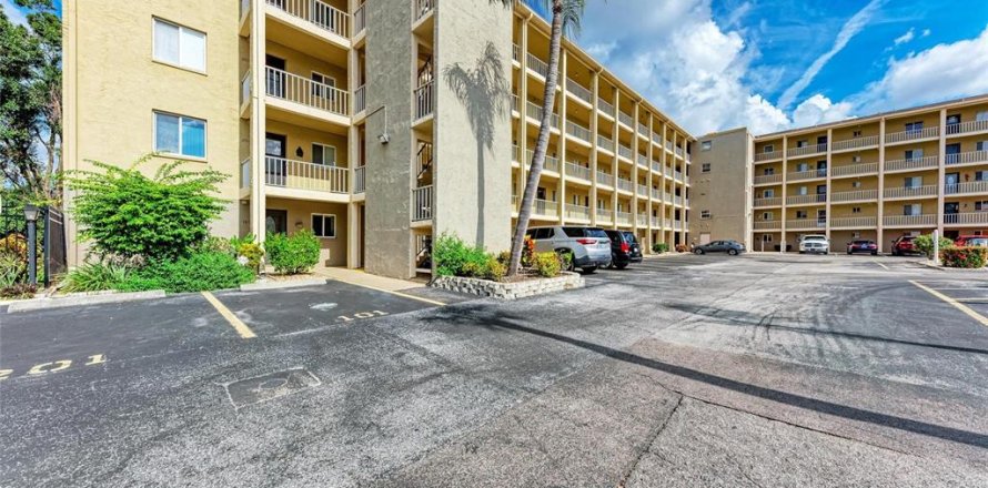 Condo in Bradenton, Florida, 2 bedrooms № 1876660