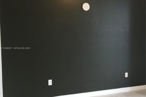 Condo in Miami, Florida, 2 bedrooms  № 2060951 - photo 15