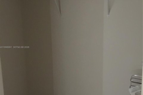 Condo in Miami, Florida, 2 bedrooms  № 2060951 - photo 17