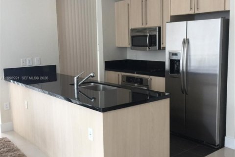 Condo in Miami, Florida, 2 bedrooms  № 2060951 - photo 10