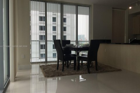 Condo in Miami, Florida, 2 bedrooms  № 2060951 - photo 13