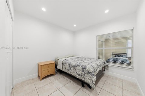 Villa ou maison à vendre à Miami, Floride: 4 chambres, 218.78 m2 № 2008862 - photo 13