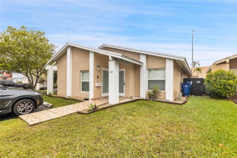 Villa ou maison à Miami, Floride 4 chambres, 218.78 m2 № 2008862