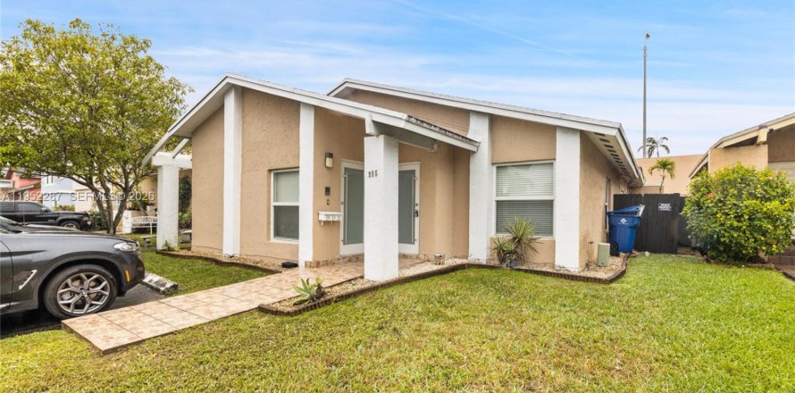 Villa ou maison à Miami, Floride 4 chambres, 218.78 m2 № 2008862