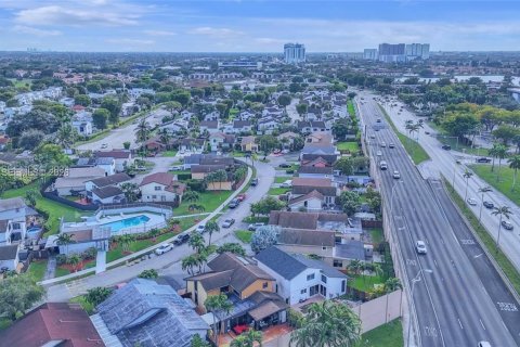 Villa ou maison à vendre à Miami, Floride: 4 chambres, 218.78 m2 № 2008862 - photo 21
