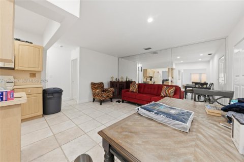 Villa ou maison à vendre à Miami, Floride: 4 chambres, 218.78 m2 № 2008862 - photo 7