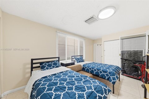 Villa ou maison à vendre à Miami, Floride: 4 chambres, 218.78 m2 № 2008862 - photo 16