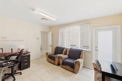 Villa ou maison à vendre à Miami, Floride: 4 chambres, 218.78 m2 № 2008862 - photo 15