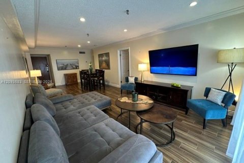 Copropriété à louer à Sunny Isles Beach, Floride: 1 chambre, 71.53 m2 № 2387858 - photo 1
