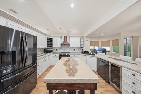Villa ou maison à vendre à Orlando, Floride: 4 chambres, 267 m2 № 2095619 - photo 13
