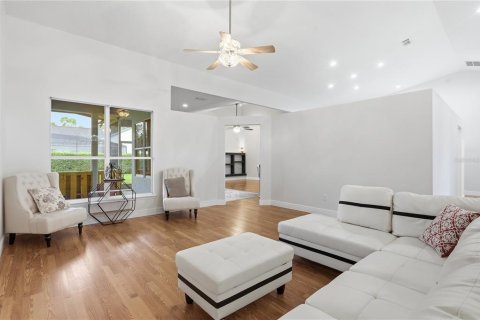 Villa ou maison à vendre à Orlando, Floride: 4 chambres, 267 m2 № 2095619 - photo 8