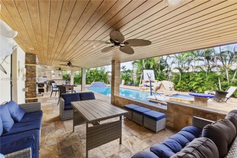 House in Sunrise, Florida 4 bedrooms № 2070450 - photo 12