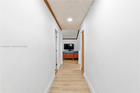 House in Sunrise, Florida 4 bedrooms № 2070450 - photo 21