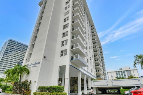 Condominio en alquiler en Fort Lauderdale, Florida, 1 dormitorio, 76.09 m2 № 1883790 - foto 25