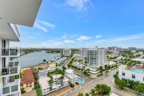 Condominio en alquiler en Fort Lauderdale, Florida, 1 dormitorio, 76.09 m2 № 1883790 - foto 20