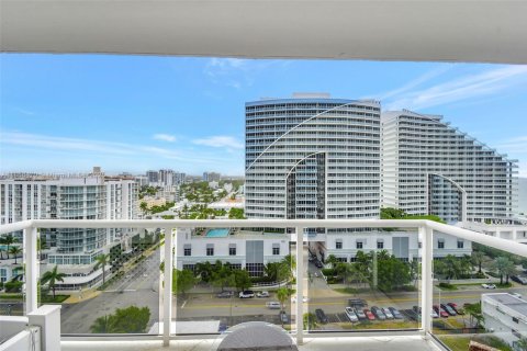 Condominio en alquiler en Fort Lauderdale, Florida, 1 dormitorio, 76.09 m2 № 1883790 - foto 16