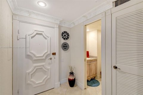 Condominio en alquiler en Fort Lauderdale, Florida, 1 dormitorio, 76.09 m2 № 1883790 - foto 5