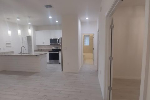 House in Ave Maria, Florida 3 bedrooms, 141.68 sq.m. № 2387922 - photo 11