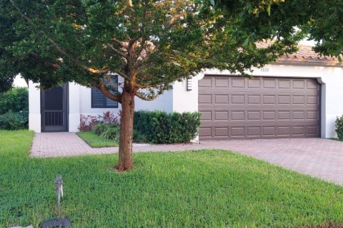 House in Ave Maria, Florida 3 bedrooms, 141.68 sq.m. № 2387922 - photo 2