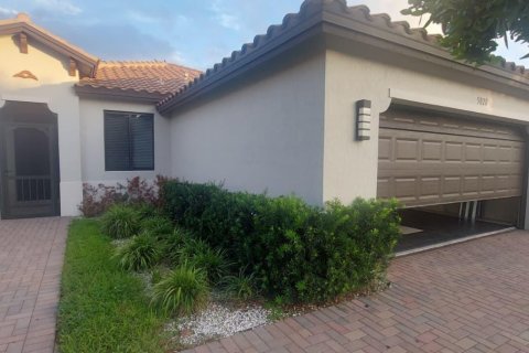 House in Ave Maria, Florida 3 bedrooms, 141.68 sq.m. № 2387922 - photo 3