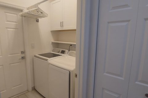 House in Ave Maria, Florida 3 bedrooms, 141.68 sq.m. № 2387922 - photo 16