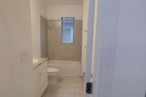 House in Ave Maria, Florida 3 bedrooms, 141.68 sq.m. № 2387922 - photo 13