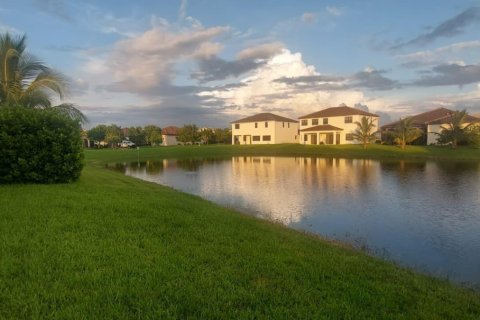 House in Ave Maria, Florida 3 bedrooms, 141.68 sq.m. № 2387922 - photo 9