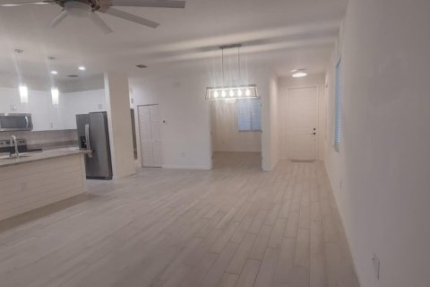 House in Ave Maria, Florida 3 bedrooms, 141.68 sq.m. № 2387922 - photo 6