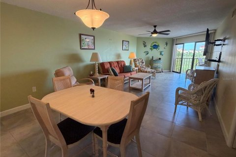 Condominio en alquiler en Bradenton, Florida, 2 dormitorios, 118.17 m2 № 2109637 - foto 5