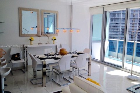 Condo in Miami, Florida, 2 bedrooms № 2152628 - photo 21