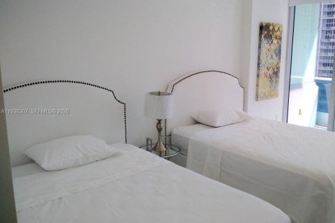 Condo in Miami, Florida, 2 bedrooms № 2152628 - photo 9