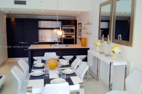 Condo in Miami, Florida, 2 bedrooms № 2152628 - photo 26