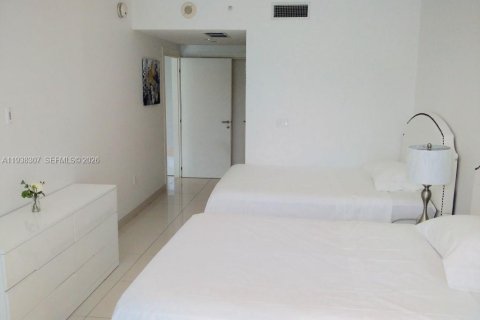 Condo in Miami, Florida, 2 bedrooms № 2152628 - photo 11