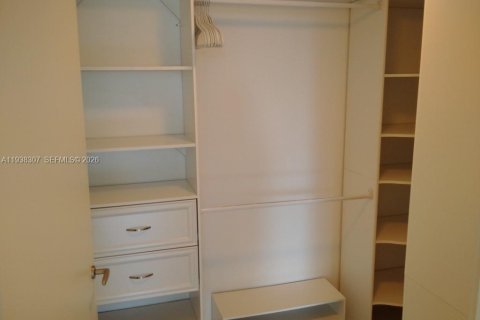 Condo in Miami, Florida, 2 bedrooms № 2152628 - photo 6