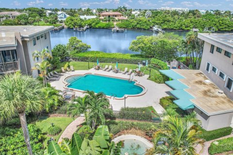 Condo in South Palm Beach, Florida, 2 bedrooms  № 2183328 - photo 2