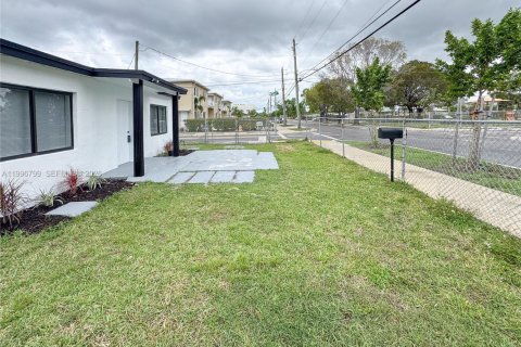 Villa ou maison à vendre à Florida City, Floride: 3 chambres, 150.22 m2 № 2059208 - photo 2