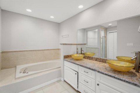 Casa en venta en Orlando, Florida, 4 dormitorios, 198.16 m2 № 2277582 - foto 22