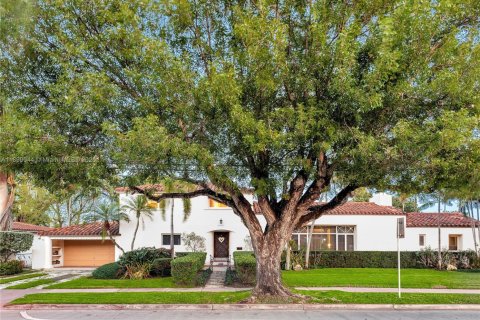 House in Miami Beach, Florida 3 bedrooms, 358.32 sq.m. № 1952594 - photo 8