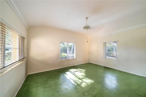 House in Miami Beach, Florida 3 bedrooms, 358.32 sq.m. № 1952594 - photo 16