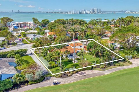 House in Miami Beach, Florida 3 bedrooms, 358.32 sq.m. № 1952594 - photo 1
