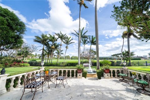 House in Miami Beach, Florida 3 bedrooms, 358.32 sq.m. № 1952594 - photo 23