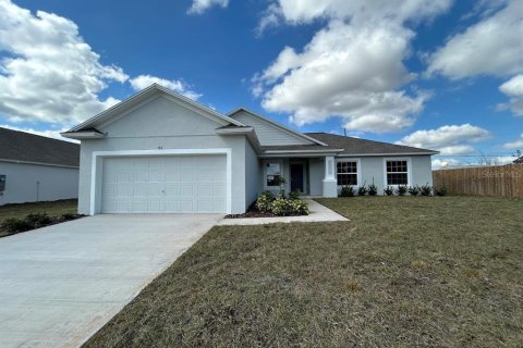 House in Frostproof, Florida 3 bedrooms, 164.99 sq.m. № 1553257 - photo 1