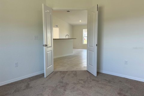 House in Frostproof, Florida 3 bedrooms, 164.99 sq.m. № 1553257 - photo 7
