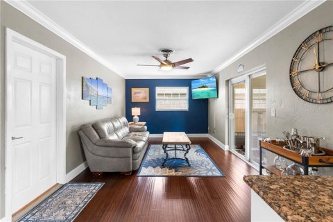 Casa en venta en Saint Petersburg, Florida, 4 dormitorios, 160.72 m2 № 1873329 - foto 10