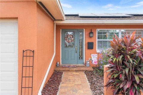 Casa en venta en Saint Petersburg, Florida, 4 dormitorios, 160.72 m2 № 1873329 - foto 2