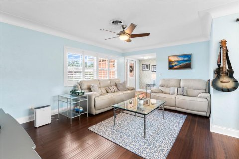 Casa en venta en Saint Petersburg, Florida, 4 dormitorios, 160.72 m2 № 1873329 - foto 6