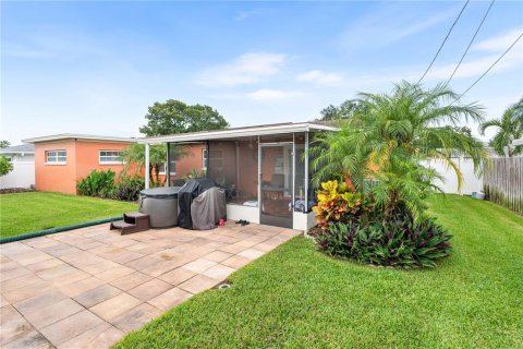 Casa en venta en Saint Petersburg, Florida, 4 dormitorios, 160.72 m2 № 1873329 - foto 27